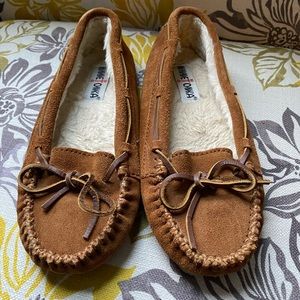 Minnetonka Fur Lined Moccasins Sz 8